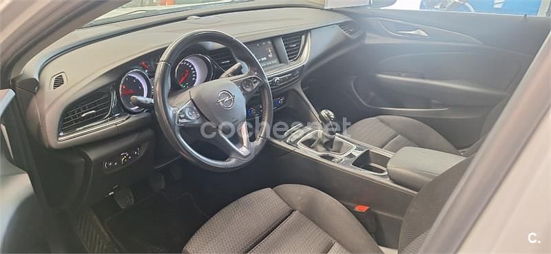Usado Opel Insignia Edition 122 HP (89 kW) 2021 Branco Sedan