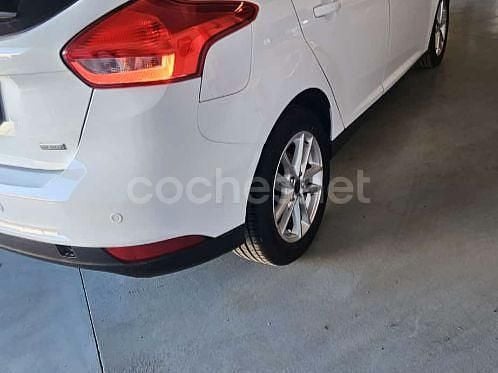Usado Ford Focus 125 CV (91 kW) 2015 Blanco Berlina