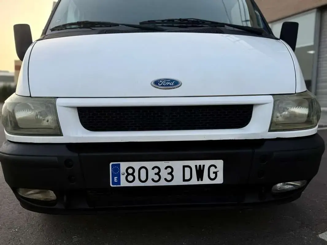 Usado Ford Transit 125 CV (91 kW) 2006 Blanco Van