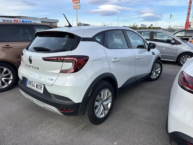 Usado Renault Captur Techno 143 CV (105 kW) 2022 Blanco metalico SUV