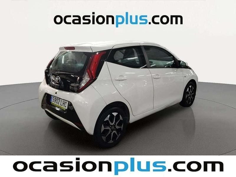 Usado Toyota Aygo X-play 72 CV (52 kW) 2020 Blanco Utilitario