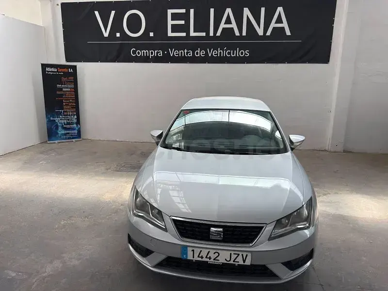 Usado Seat Leon Style 115 CV (84 kW) 2017 Gris / plata Berlina