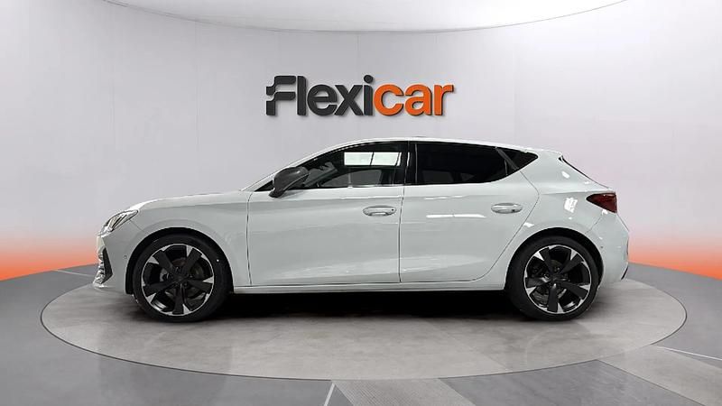 Usado Cupra Leon 150 CV (110 kW) 2023 Blanco Berlina