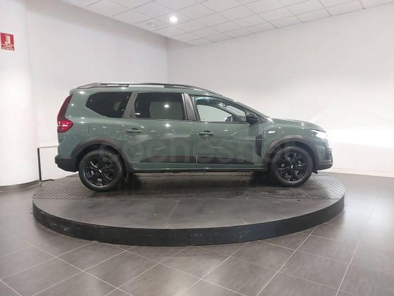 Usado Dacia Jogger Extreme 100 CV (73 kW) 2023 Gris / plata Monovolumen