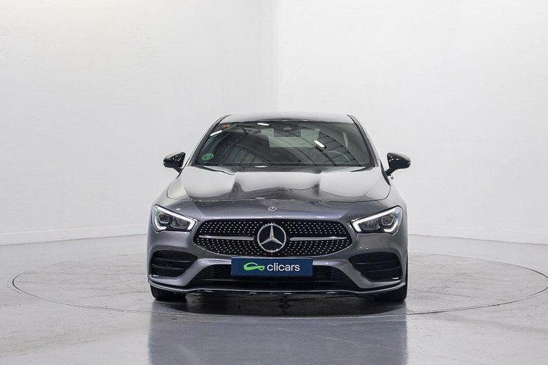Usado Mercedes CLA180 136 CV (100 kW) 2020 Gris / plata Berlina