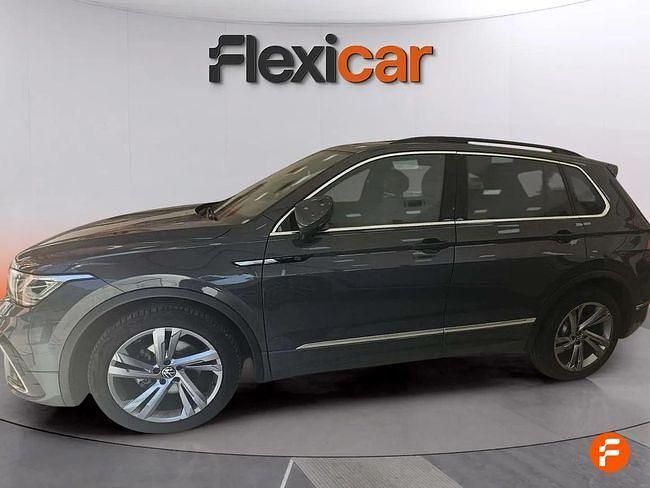 Usado VW Tiguan R-line 150 CV (110 kW) 2021 Gris / plata SUV