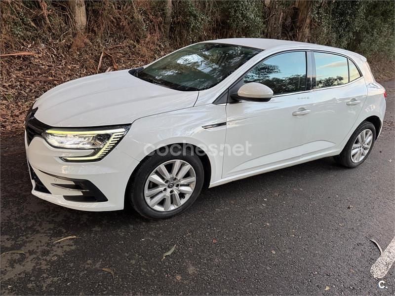 Usado Renault Mégane IV Intens 115 CV (84 kW) 2021 Blanco Berlina