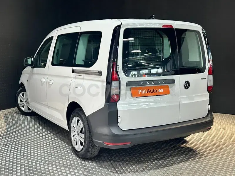 Usado VW Caddy 122 CV (89 kW) 2021 Blanco Monovolumen