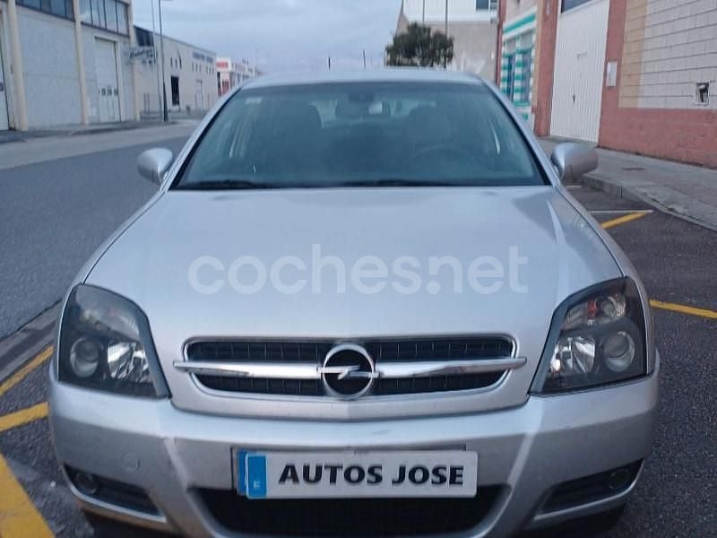 Gris / plata Usado 2003 Opel Vectra GTS Elegance Berlina | 2499 € - Imagen 1/4