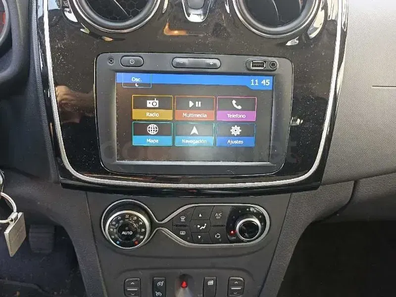 Usado Dacia Sandero 90 CV (66 kW) 2019 Negro Berlina