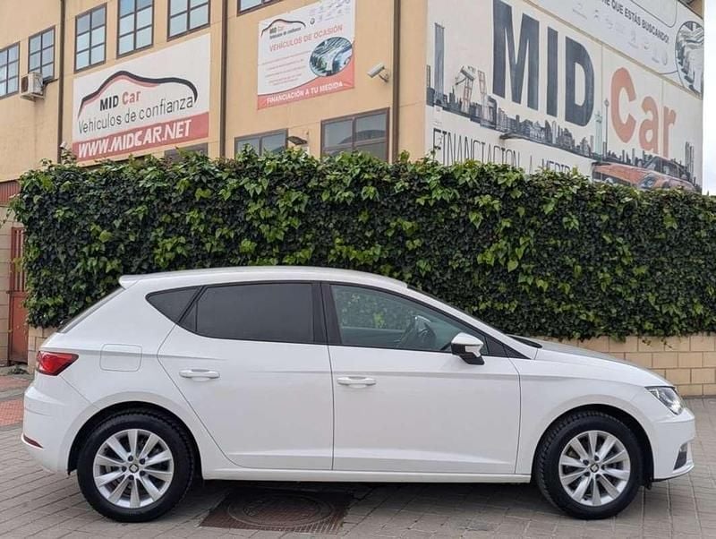 Usado Seat Leon Style 110 CV (80 kW) 2019 Blanco Utilitario