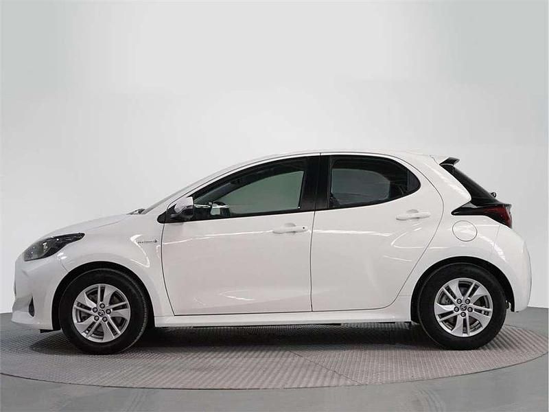 Usado Toyota Yaris Hybrid Business Edition 116 CV (85 kW) 2024 Utilitario