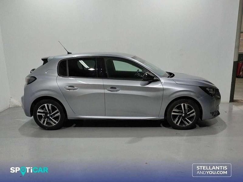 Usado Peugeot 208 Allure 101 CV (74 kW) 2023 Gris Utilitario