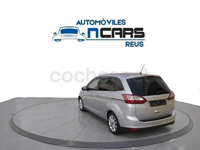 Usado Ford Grand C-Max Titanium 120 CV (88 kW) 2017 Gris / plata Monovolumen
