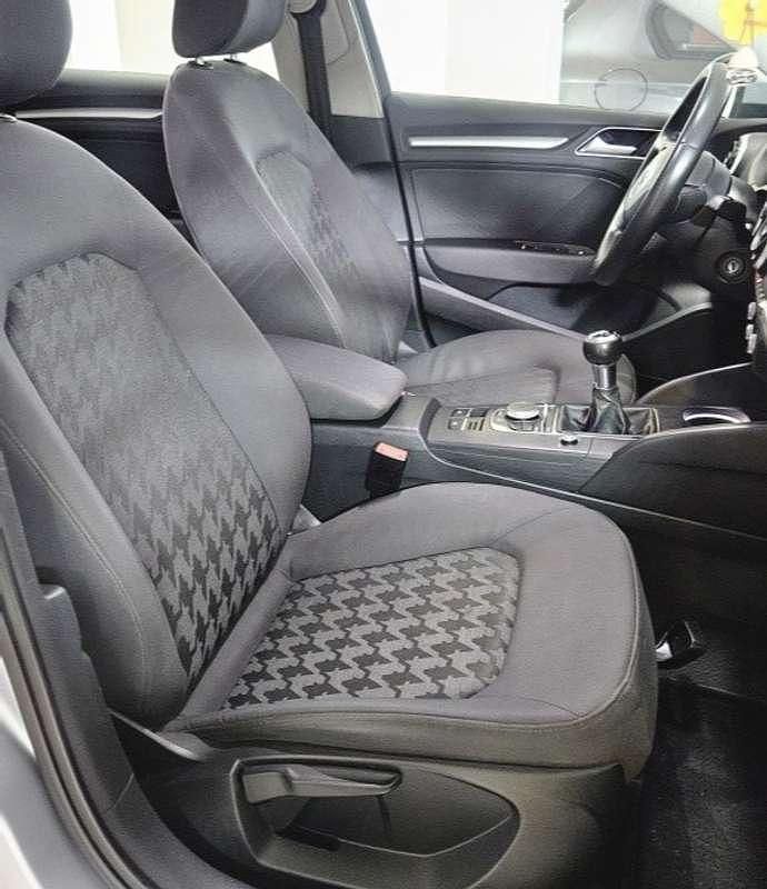 Käytetty Audi A3 Design 110 HP (80 kW) 2016 Harmaa Sedan