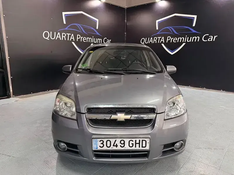 Usado Chevrolet Aveo LT 94 CV (69 kW) 2008 Gris / plata Berlina