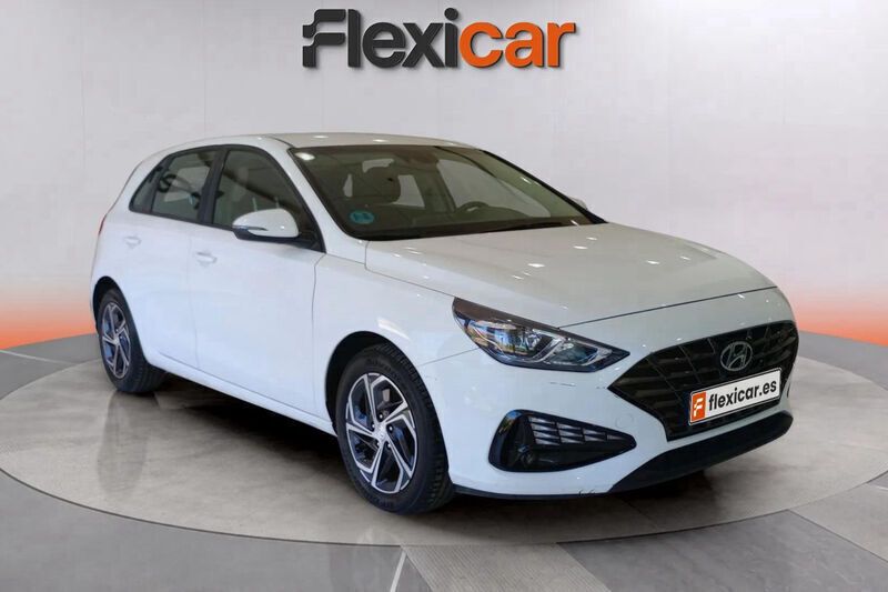 Blanco Usado 2021 Hyundai i30 Berlina | 14.890 € (Precio justo) - Imagen 1/4