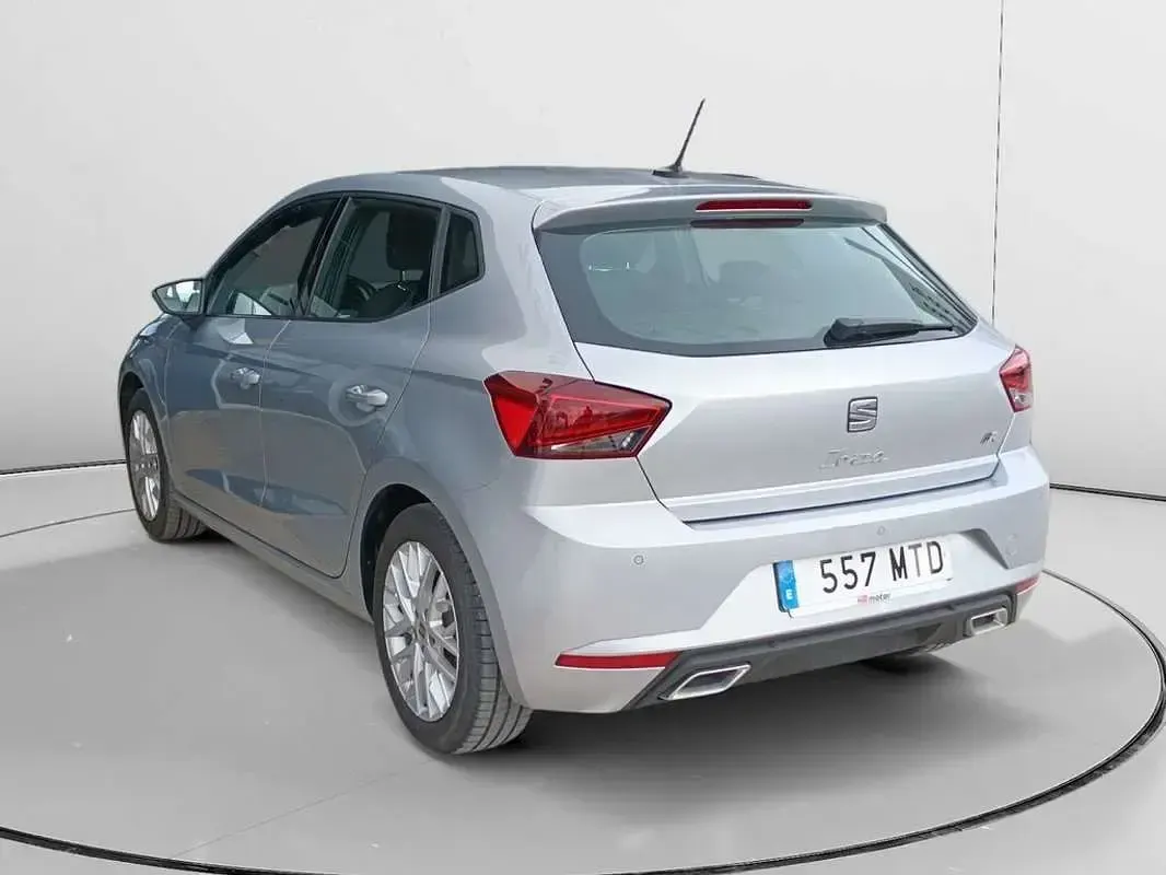 Usado Seat Ibiza FR 116 CV (85 kW) 2024 Gris Utilitario