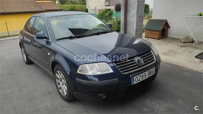 Usado VW Passat Trendline 130 CV (95 kW) 2001 Azul Berlina