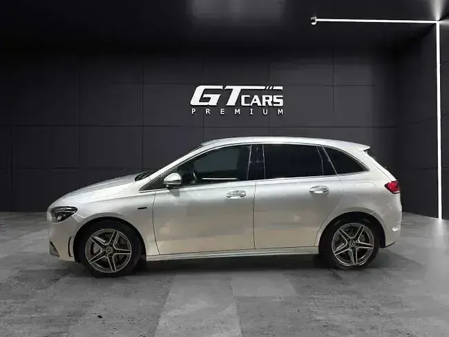 Usado Mercedes B250e AMG 218 CV (160 kW) 2021 Gris Utilitario