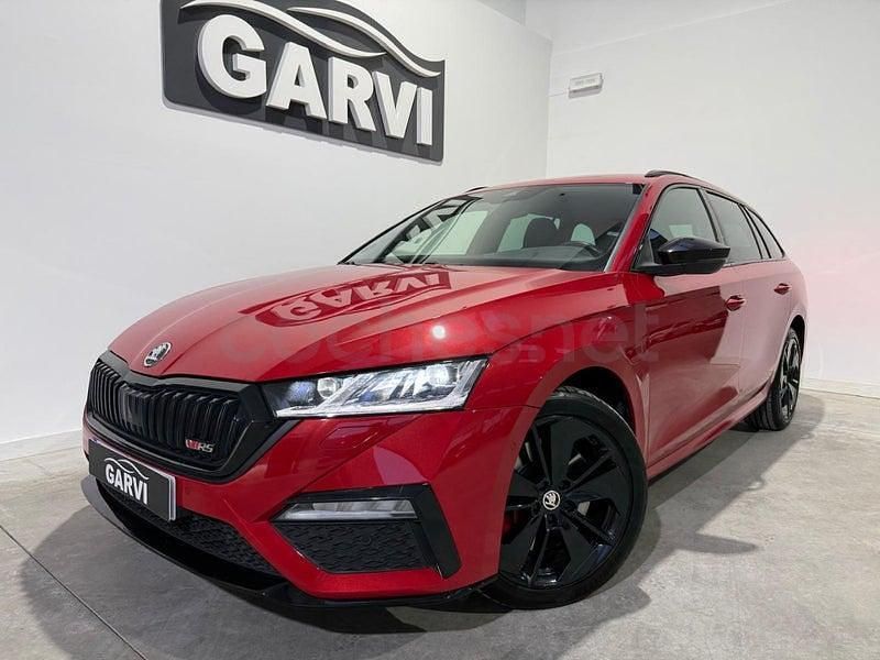 Usado Skoda Octavia RS 245 CV (180 kW) 2021 Rojo Familiar