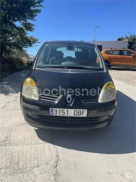Usado Renault Modus Dynamique 80 CV (58 kW) 2004 Negro Monovolumen