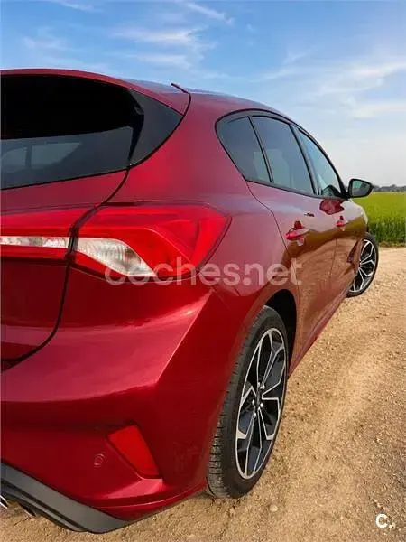Usado Ford Focus ST-Line X 125 CV (91 kW) 2019 Rojo Berlina