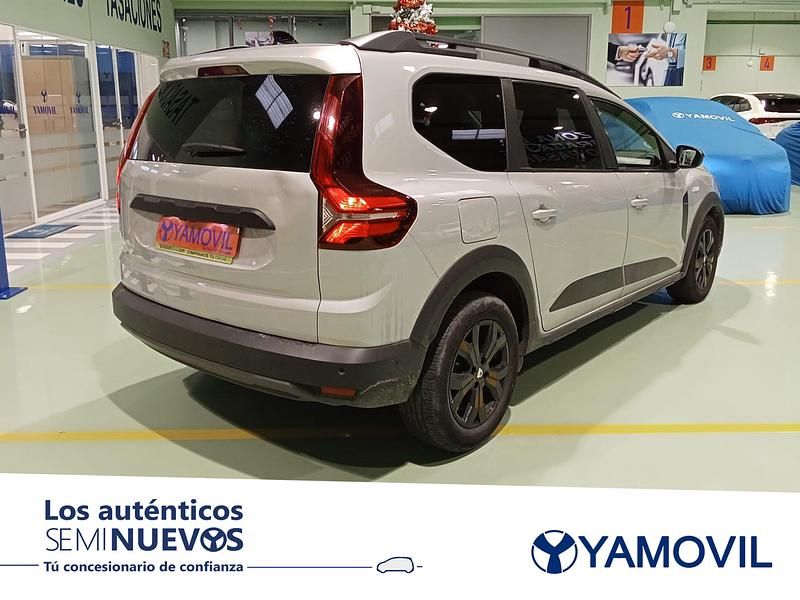 Usado Dacia Jogger Extreme 110 CV (80 kW) 2022 Gris / plata Monovolumen