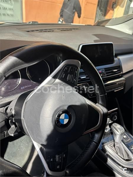 Usado BMW 225 Active Tourer iPerformance 224 CV (164 kW) 2019 Blanco Monovolumen