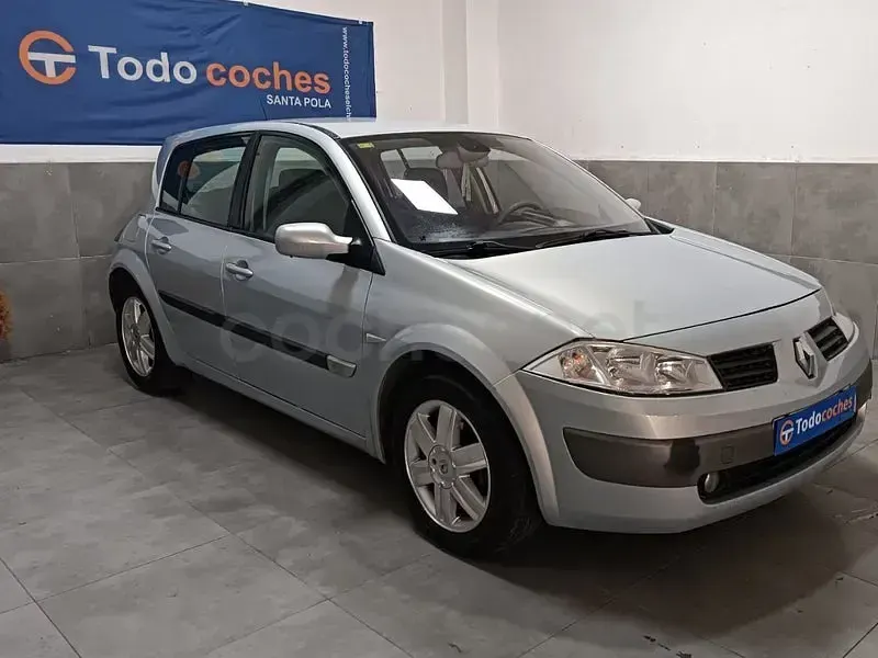 Usado Renault Mégane II Privilege 100 CV (73 kW) 2004 Gris / plata Berlina