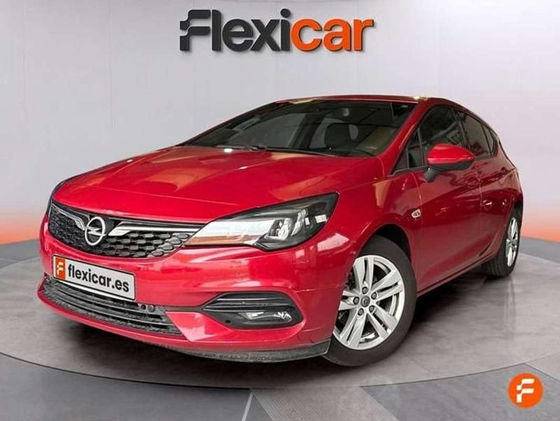 Usado Opel Astra Elegance 122 CV (89 kW) 2020 Rojo Berlina