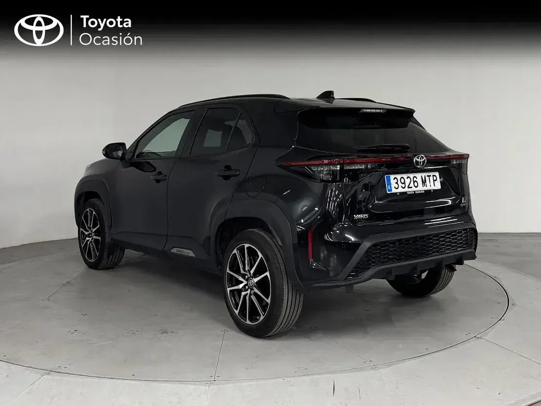 Usado Toyota Yaris Hybrid Sport 131 CV (96 kW) 2024 Negro azabache