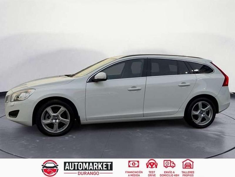 Begagnad Volvo V60 R-Design 163 HK (119 kW) 2012 Vit Kombi