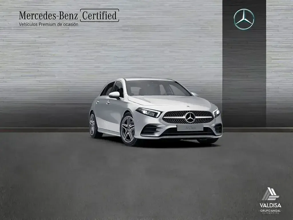 Usado Mercedes A200 AMG line 150 CV (110 kW) 2022 Gris / plateado Berlina