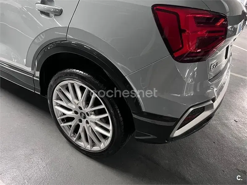 Usado Audi Q2 S-Line 150 CV (110 kW) 2024 Gris / plata SUV