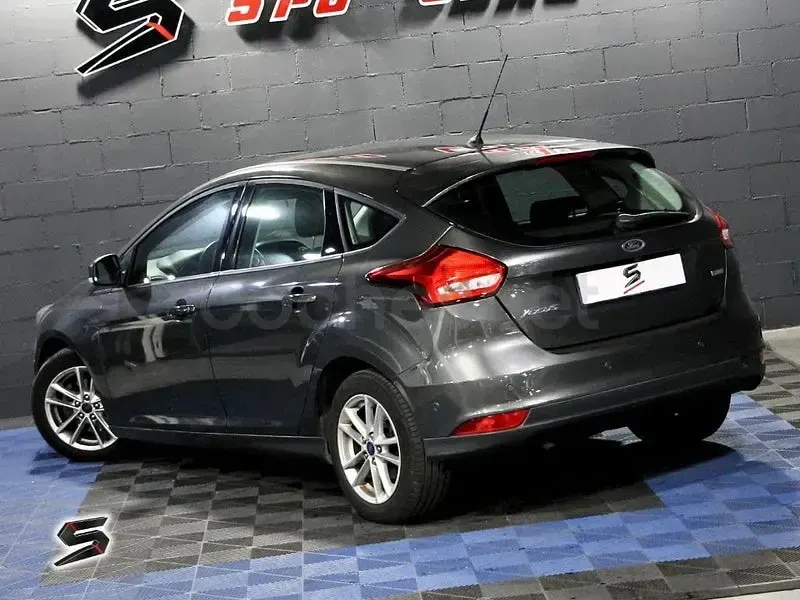 Brugt Ford Focus Trend 125 HK (91 kW) 2016 Grå Sedan