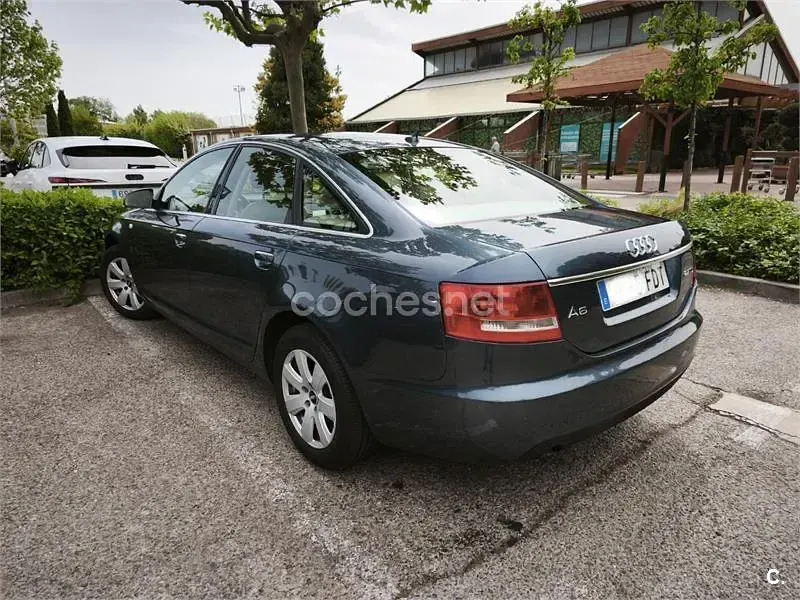 Usado Audi A6 180 CV (132 kW) 2006 Azul Berlina