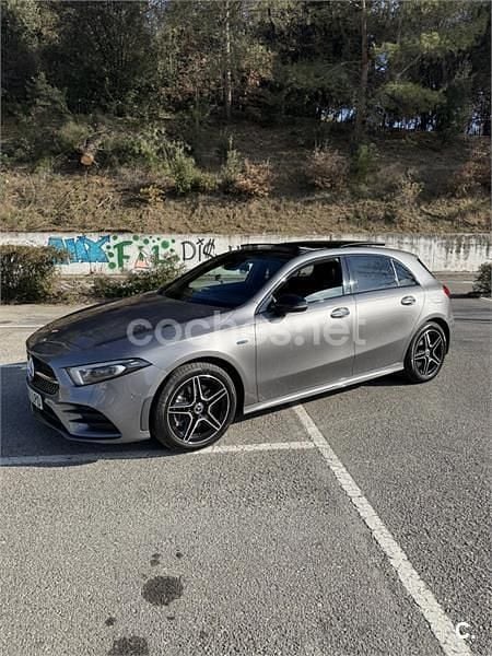 Usado Mercedes A250 218 CV (160 kW) 2021 Gris / plata Berlina