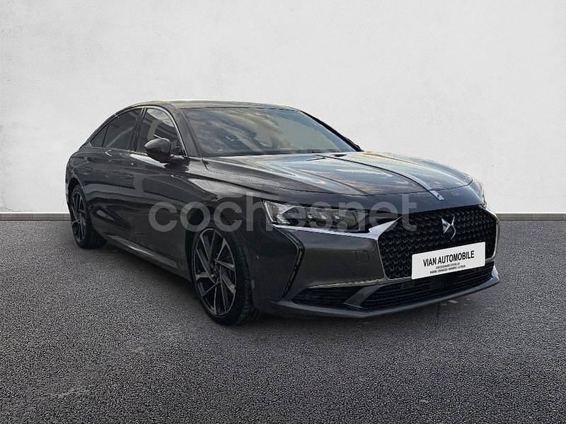 Usado DS Automobiles DS9 Rivoli 250 CV (183 kW) 2023 Gris / plata Berlina