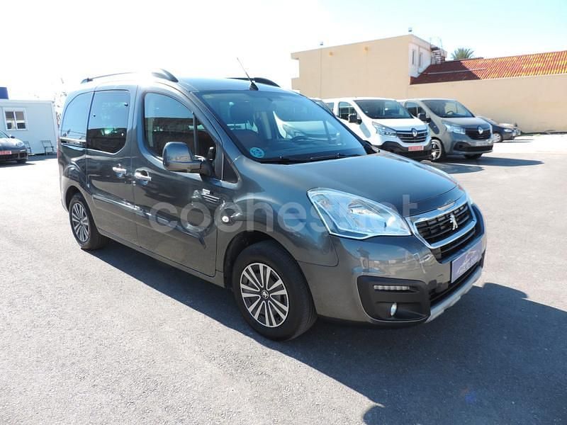 Gris / plata Usado 2016 Peugeot Partner Tepee Style Monovolumen | 11.990 € (Precio justo) - Imagen 1/4