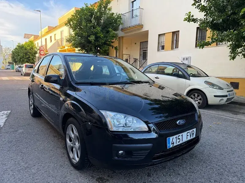 Usado Ford Focus Trend 115 CV (84 kW) 2007 Negro Berlina