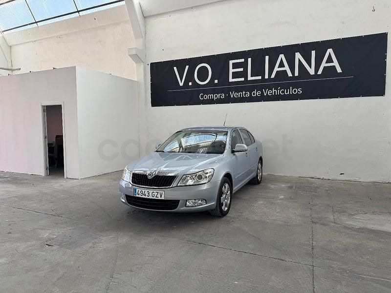Usado Skoda Octavia 105 CV (77 kW) 2010 Azul Berlina
