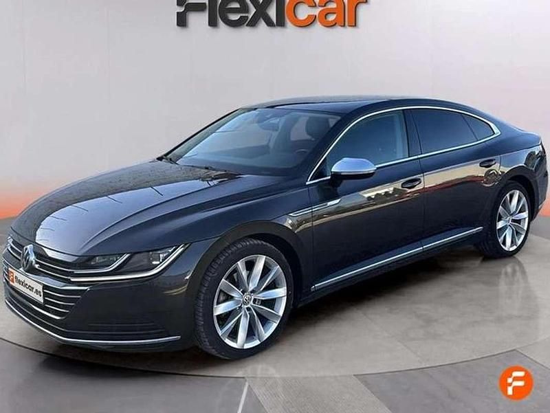 Usado VW Arteon Elegance 150 CV (110 kW) 2018 Gris Coupe