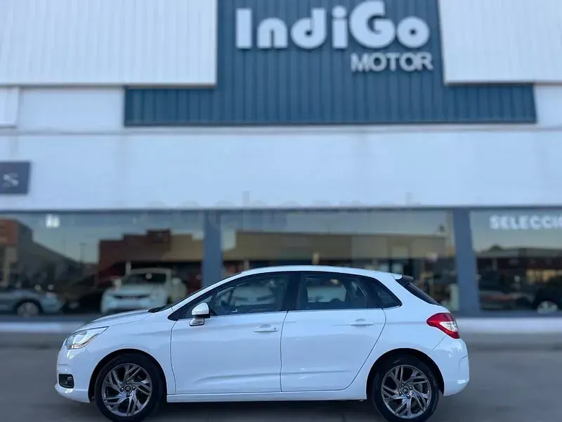 Usado Citroën C4 Attraction 92 CV (67 kW) 2015 Blanco Berlina