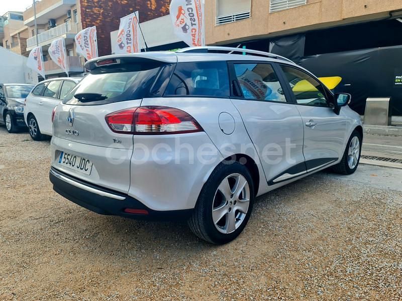 Usado Renault Clio GrandTour 90 CV (66 kW) 2015 Gris / plata Familiar