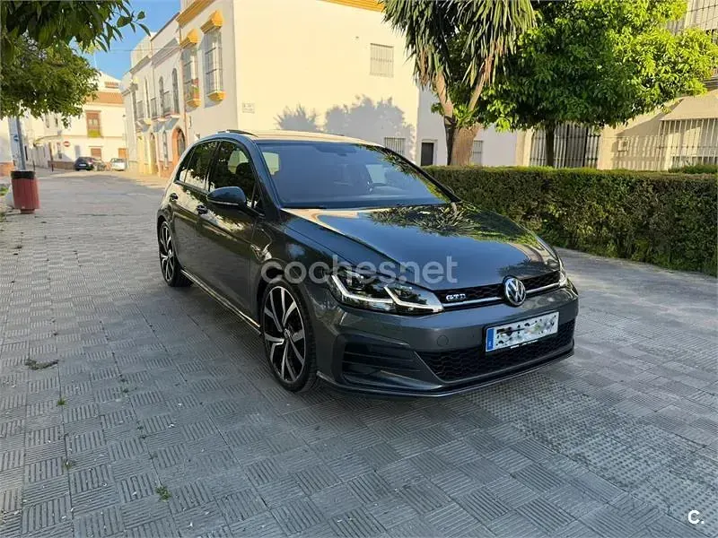 Usado VW Golf VII GTD 184 CV (135 kW) 2018 Gris / plata Berlina