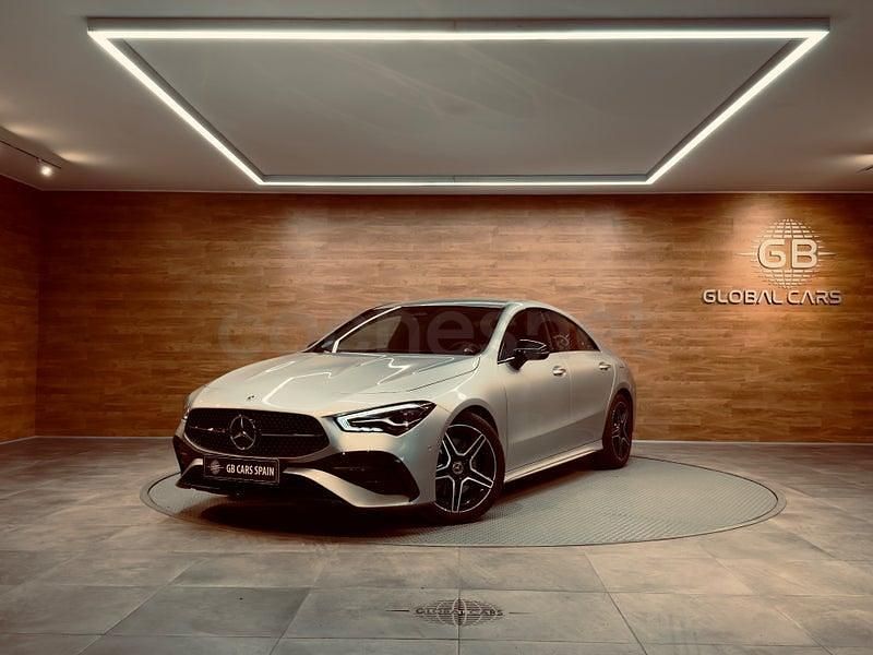Usado Mercedes CLA200 163 CV (119 kW) 2024 Gris / plata Berlina