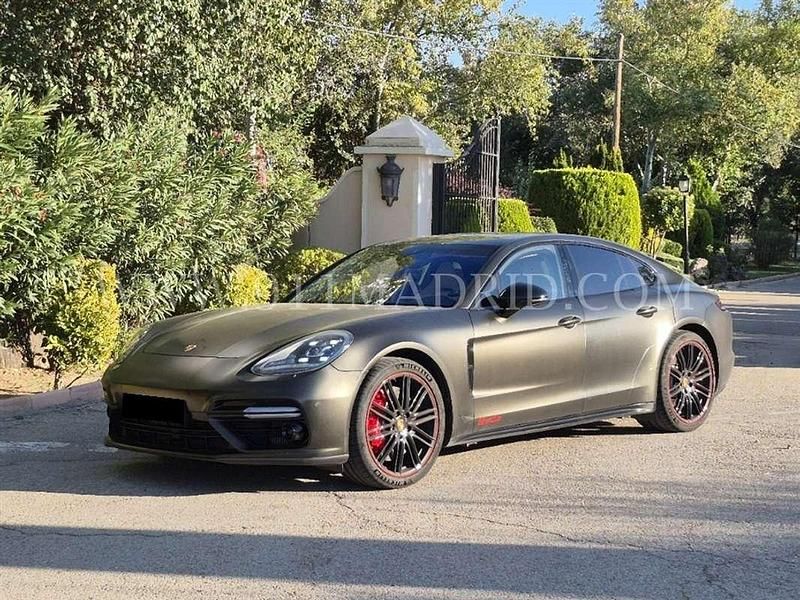 Usado Porsche Panamera Turbo Executive 549 CV (403 kW) 2018 Negro Berlina