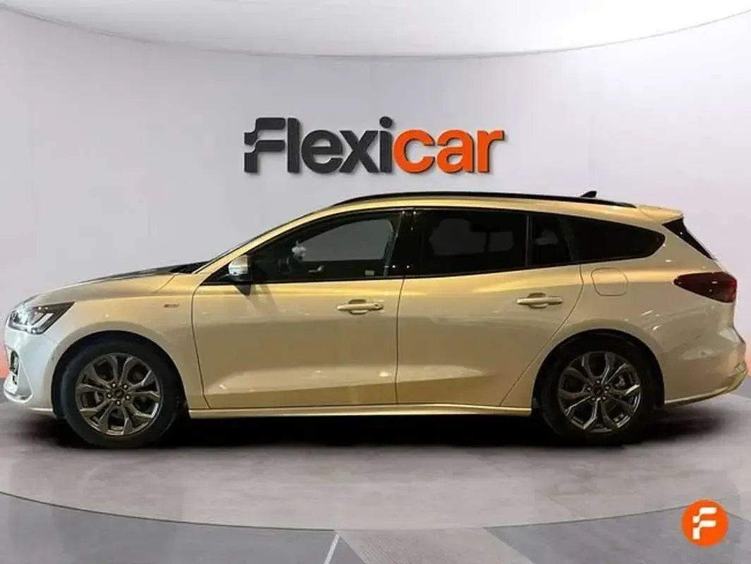 Usado Ford Focus ST-Line 155 CV (114 kW) 2024 Gris Familiar