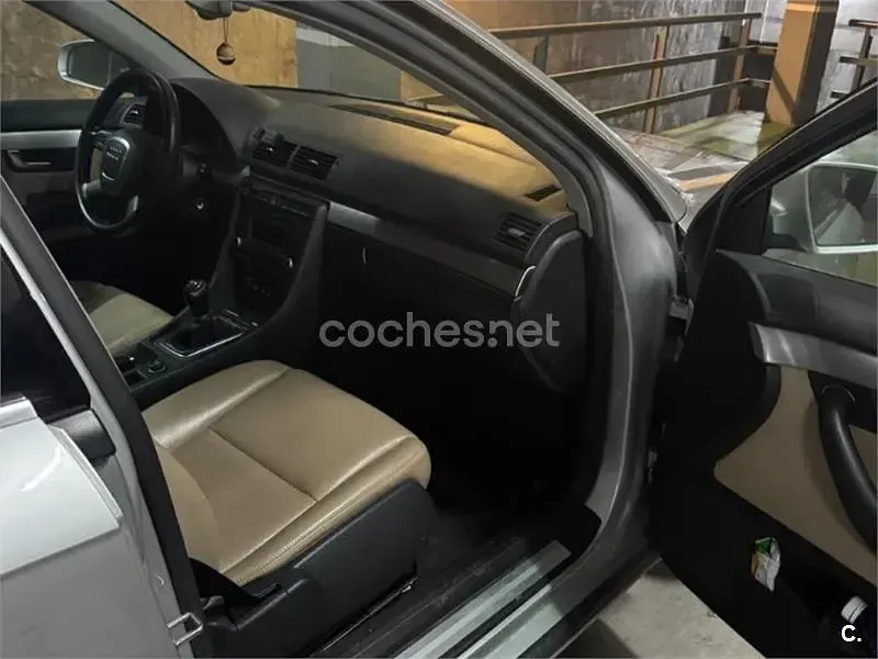 Usado Audi A4 140 CV (102 kW) 2007 Gris / plata Berlina